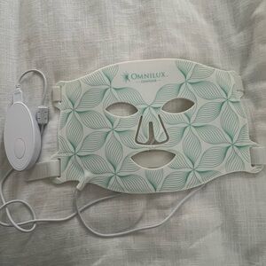 Omnilux Red light mask!